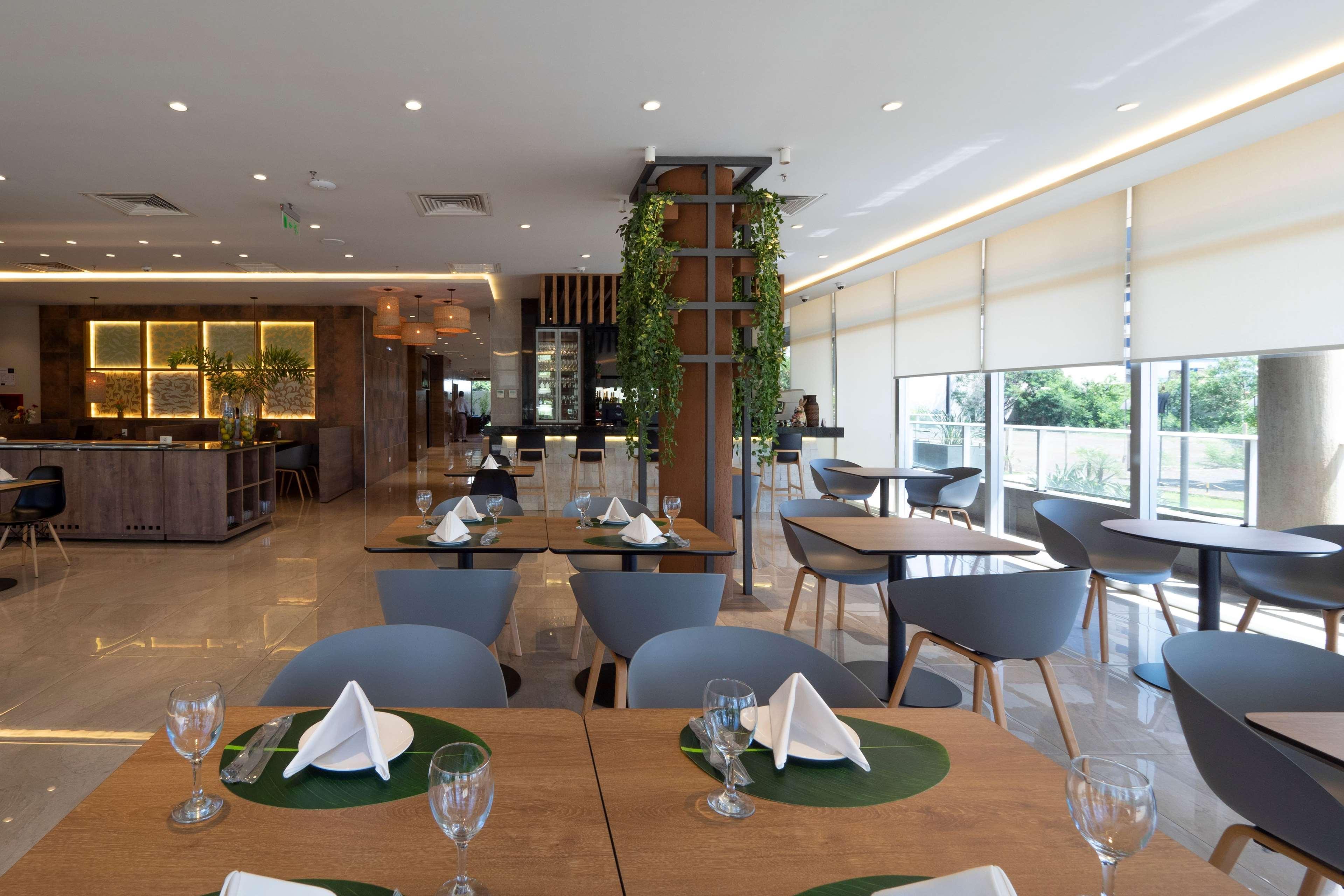 Dazzler By Wyndham Ciudad Del Este Exterior photo